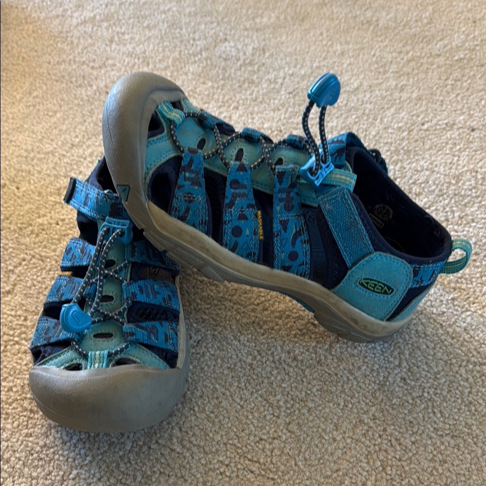 KEEN kids closed toe sandal